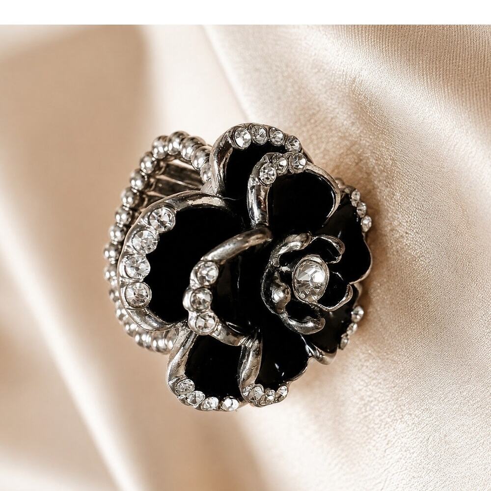 Vintage Chunky Black Enamel Flower Stretch Ring Silver Tone Rhinestone Statement